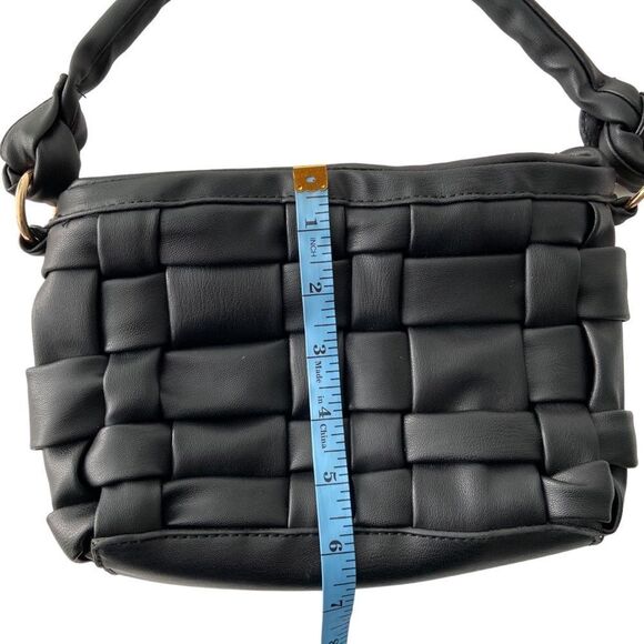 L.A Express Y2K Vibe Woven Padded Shoulder Bag in Black Size Small - Picture 11 of 11